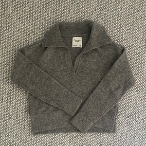 Abercrombie & Fitch Gray Sweater